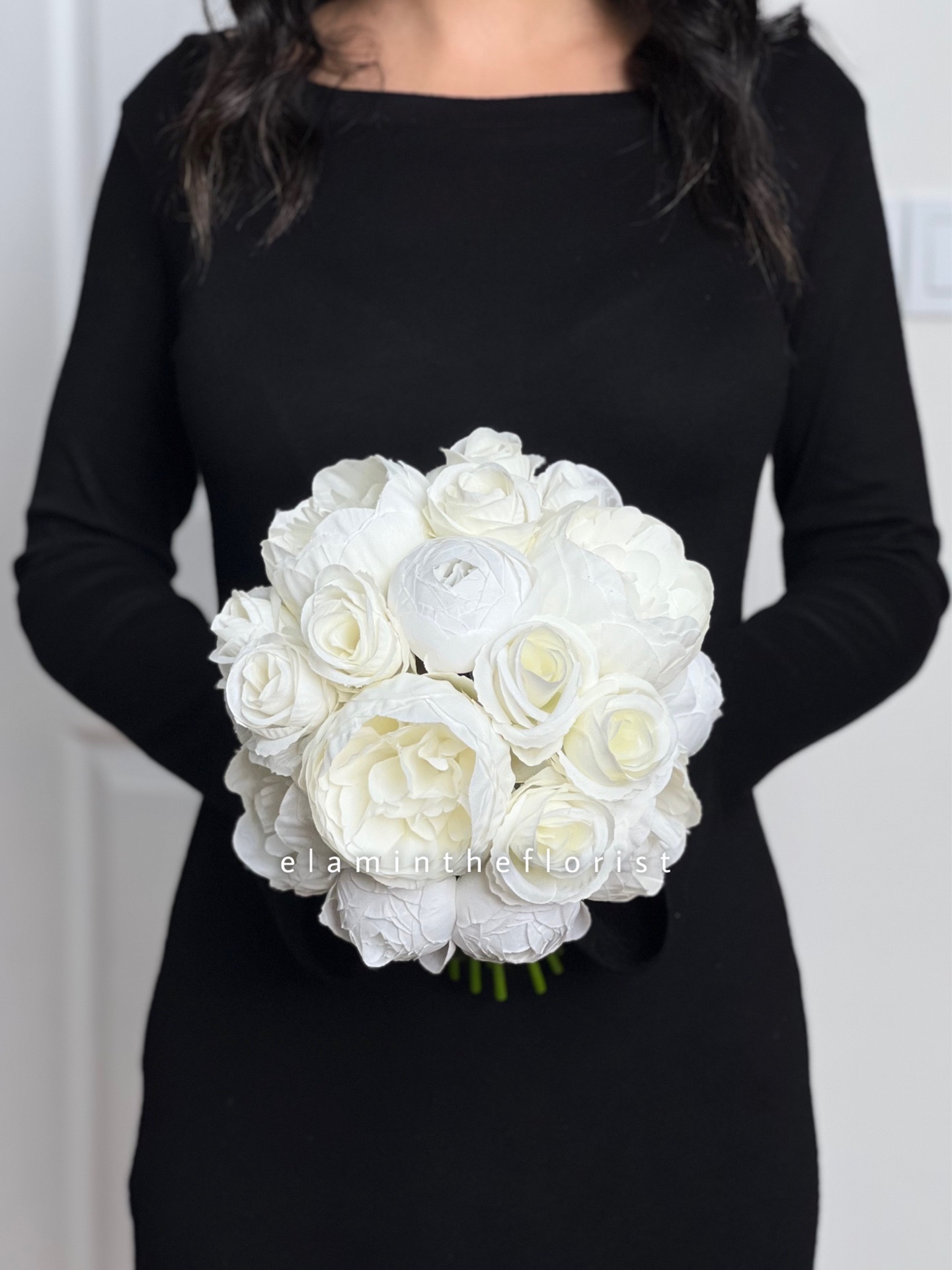  دسته گل مصنوعی رز و پیونی سفید مناسب برای عروس 