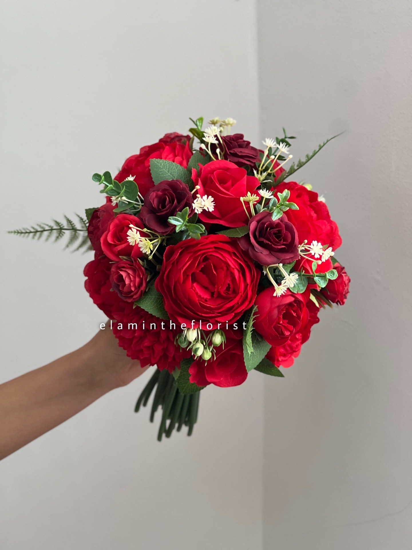  دسته گل قرمز مصنوعی رز و پیونی 
