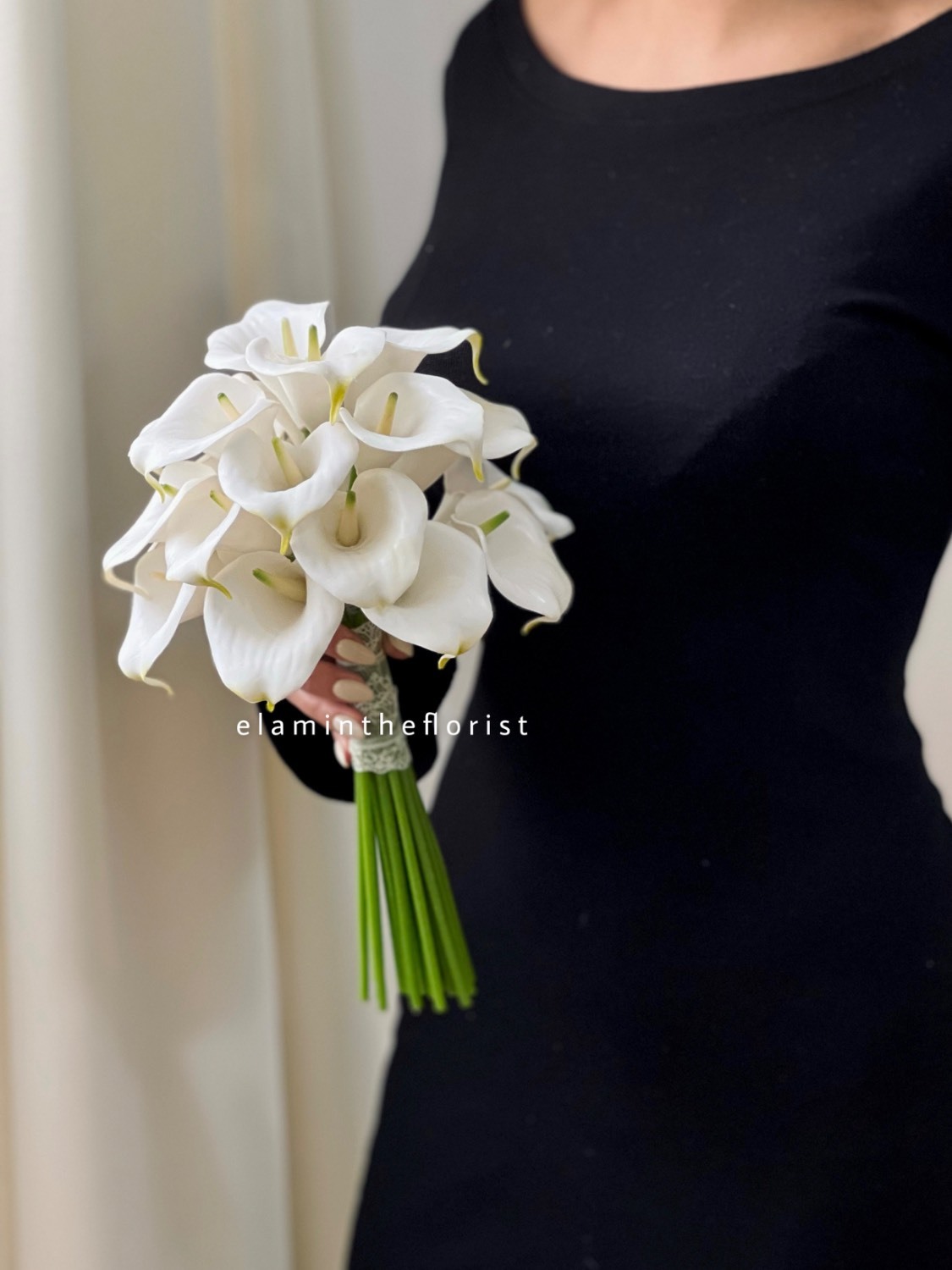 دسته گل مصنوعی شیپوری سفید و سبز 