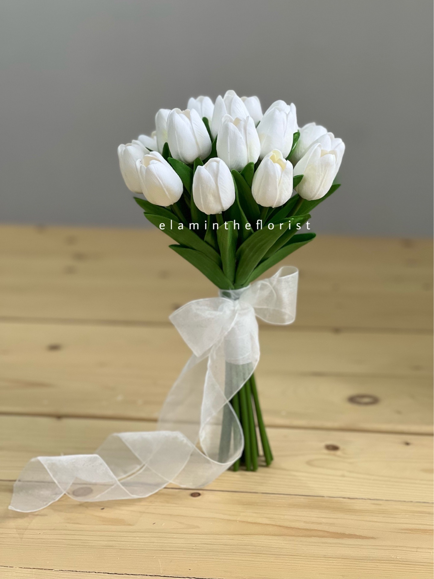 دسته گل لاله فومی وارداتی سفید