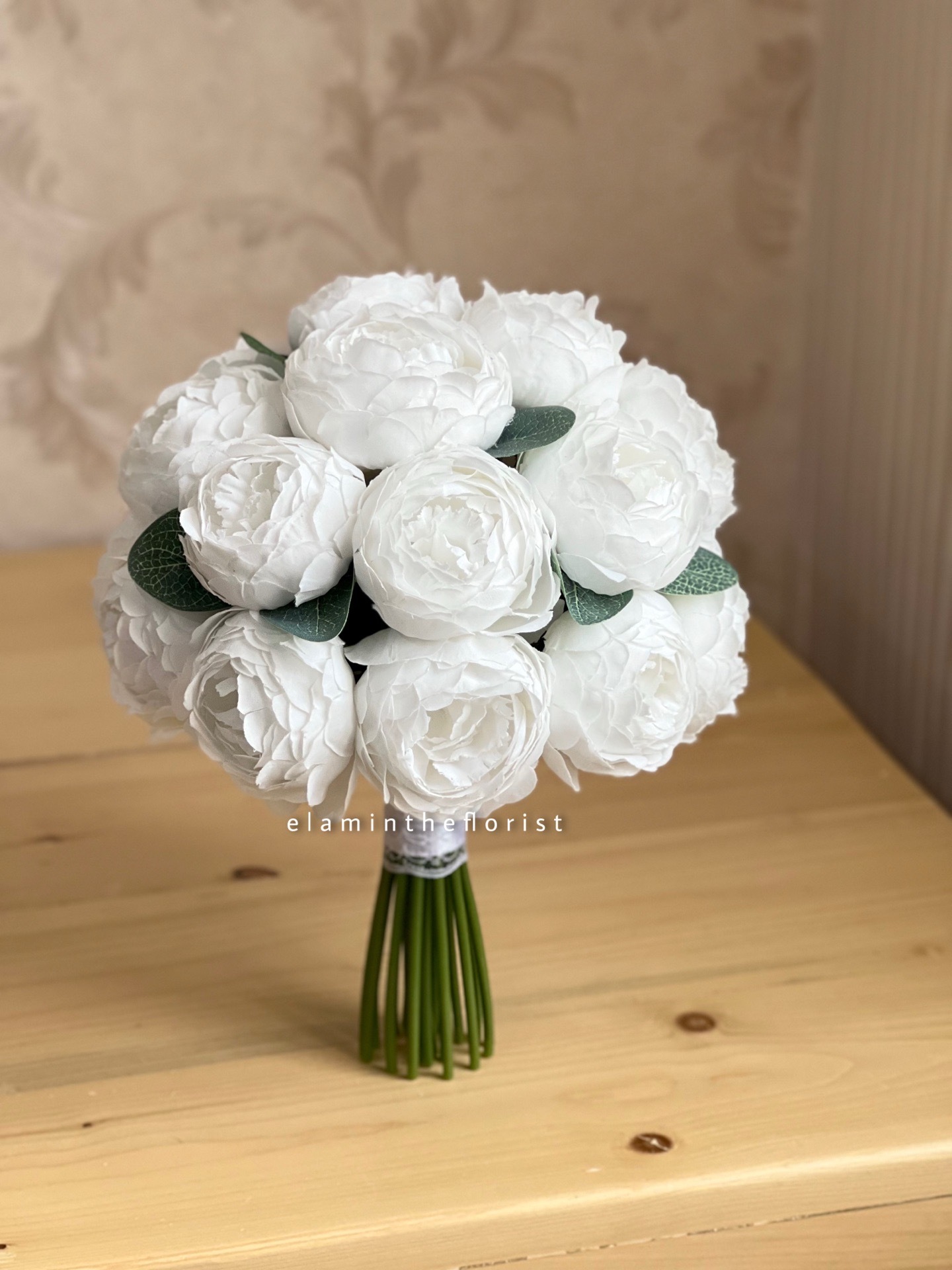 دسته گل عروس پیونی
