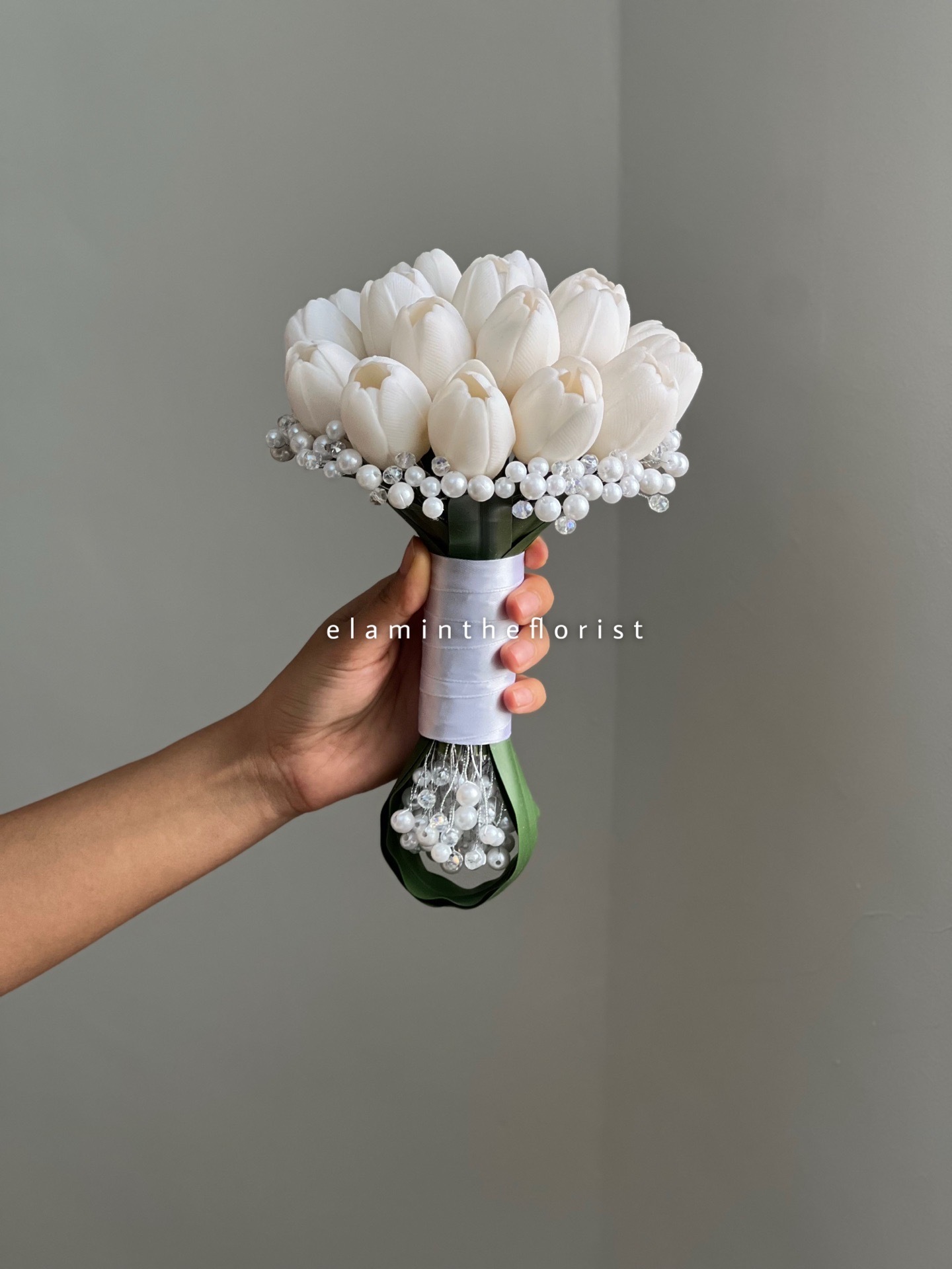  دسته گل عروس لاله و مروادرید و کریستال 