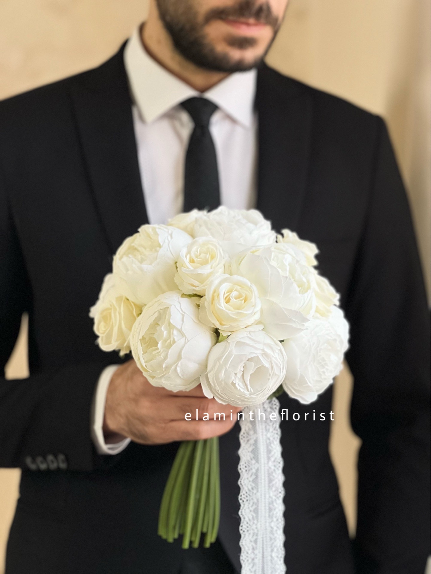  گل پیونی سفید و نباتی 