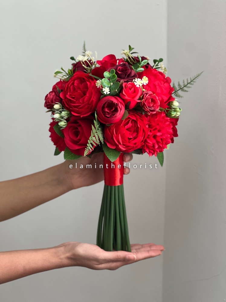 دسته گل عروس قرمز